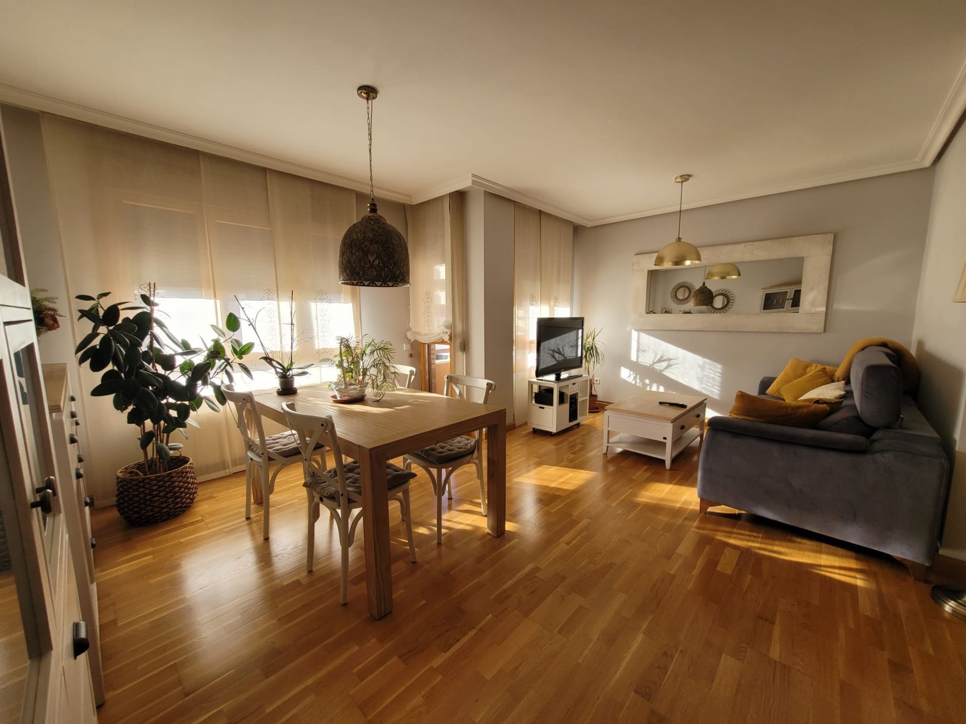 Sala de estar de Piso en venta en  Logroño con Calefacción, Terraza y Trastero