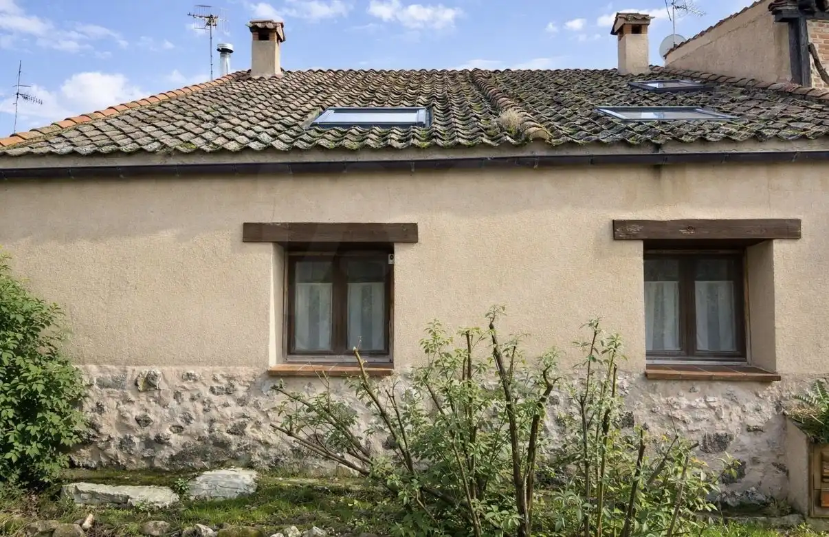Vista exterior de Casa o chalet en venta en Turégano con Calefacción