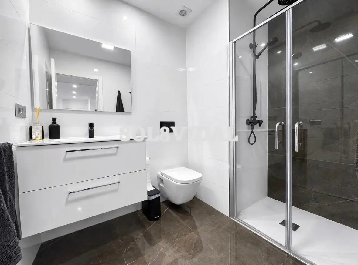 Bathroom of Flat for rent in Orihuela  with Air Conditioner, Heating and Furnished