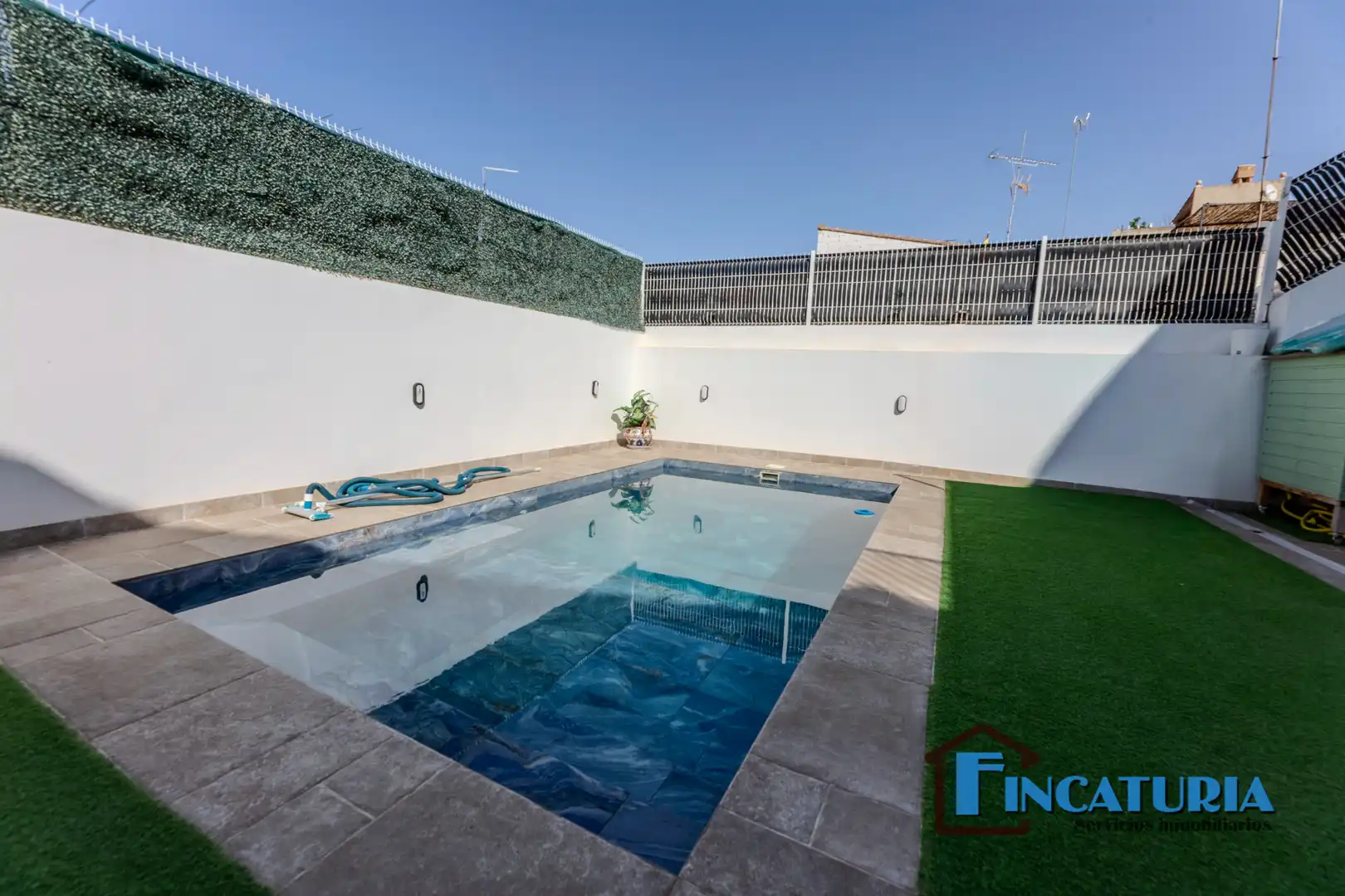 Piscina de Casa o xalet en venda en Riba-roja de Túria amb Aire condicionat, Jardí privat i Terrassa