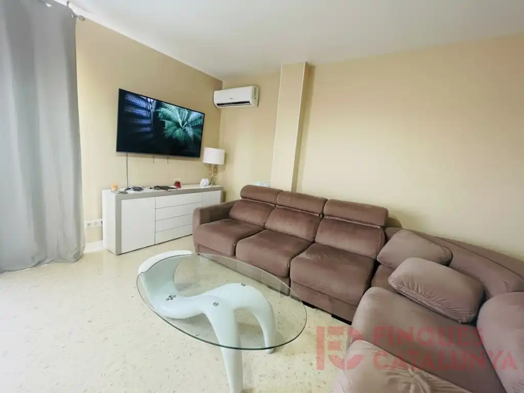 Sala d'estar de Àtic en venda en Girona amb Aire condicionat i Terrassa