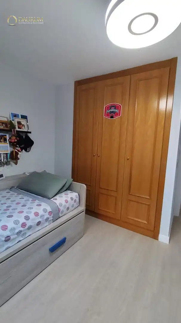 Habitación de Dúplex en venta en Alcorcón con Aire acondicionado, Calefacción y Jardín privado