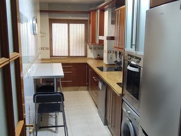 Flat with balcony to rent in Calle Hermanos Machado