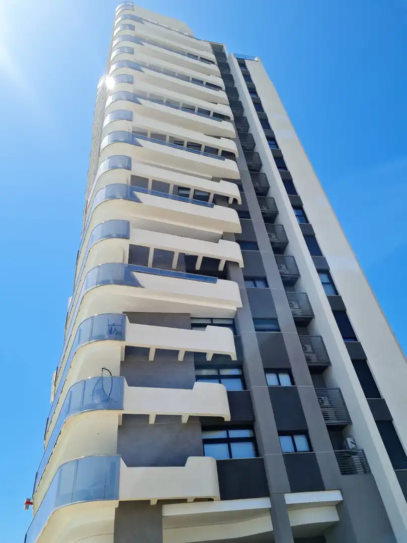 Vista exterior de Ático en venta en Benidorm con Aire acondicionado, Calefacción y Terraza