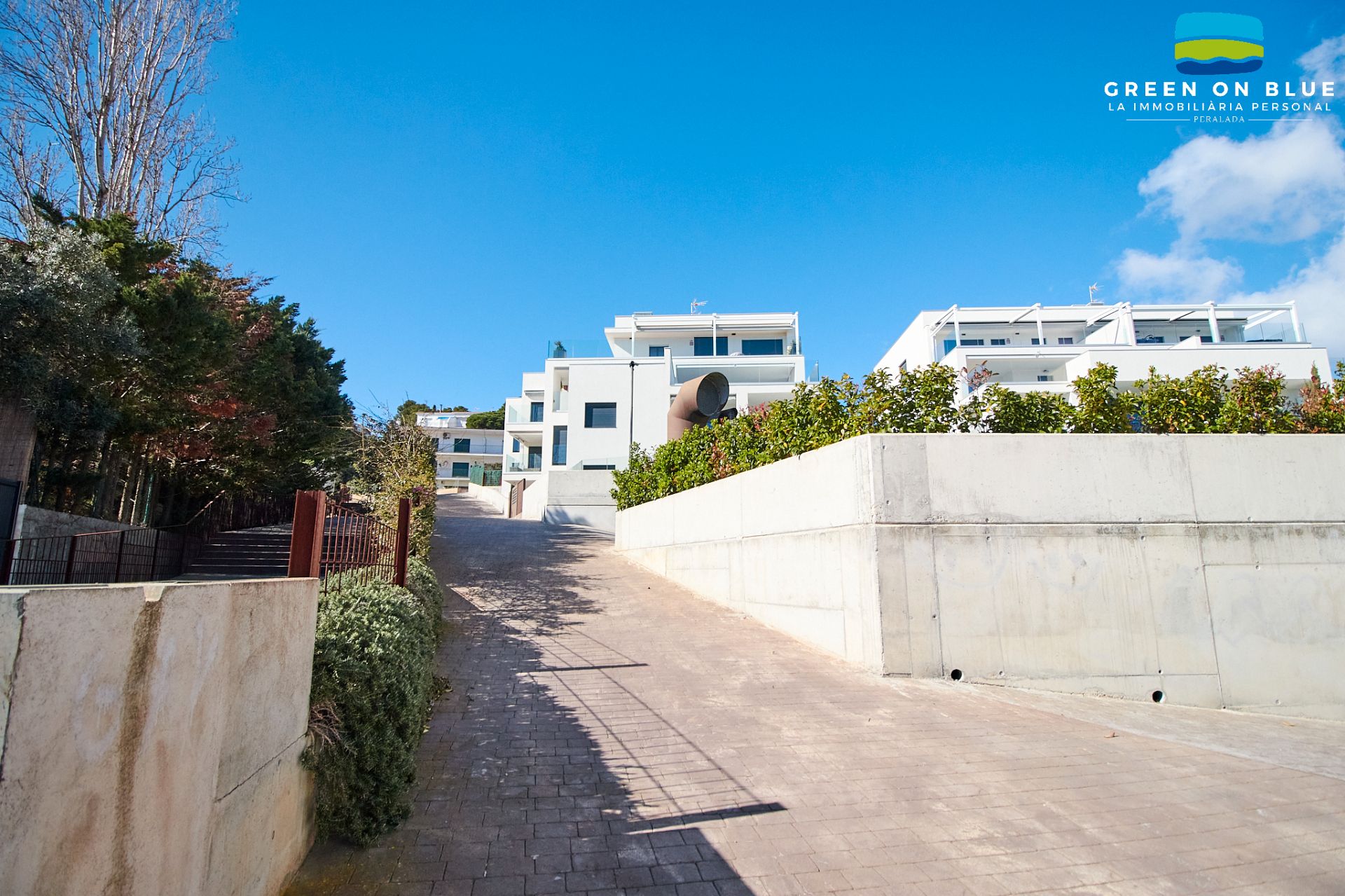 Vista exterior de Apartament en venda en Llançà amb Aire condicionat, Calefacció i Terrassa
