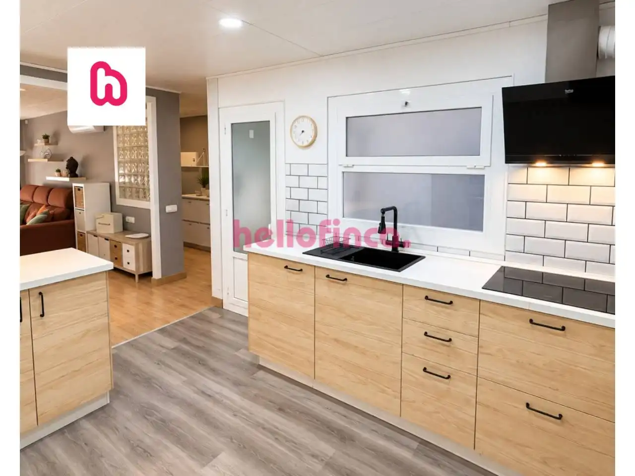 Kitchen of Flat for sale in Terrassa  with Air Conditioner, Heating and Parquet flooring