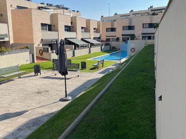 Adossat amb balcó en venda a Carrer de la Gardènia 13