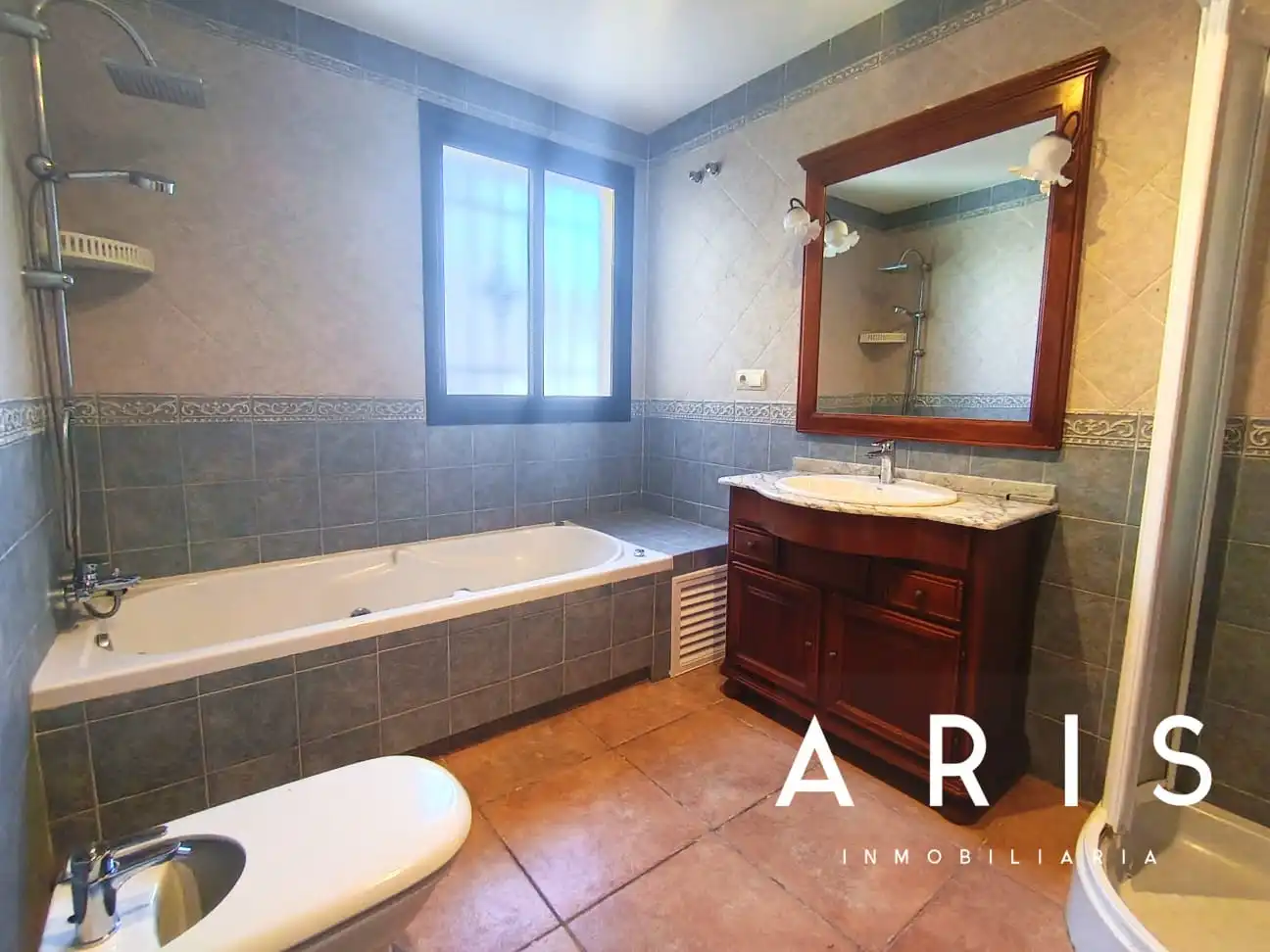 Badezimmer von Haus oder Chalet zur Miete in Alhaurín de la Torre mit Klimaanlage, Heizung und Privatgarten
