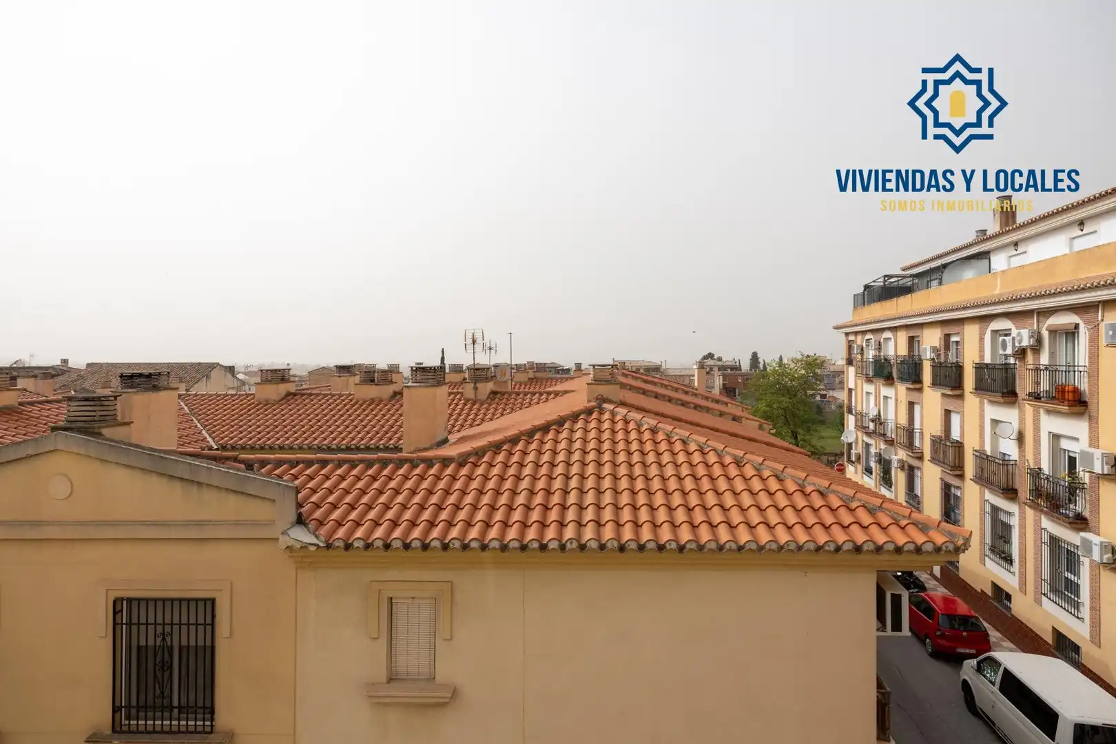 Vista exterior de Piso en venta en La Zubia con Calefacción y Balcón