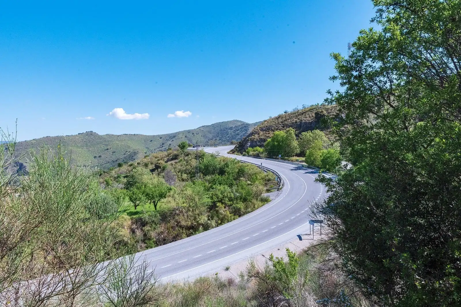 Außenansicht von Country house zum Verkauf in Pinos Genil