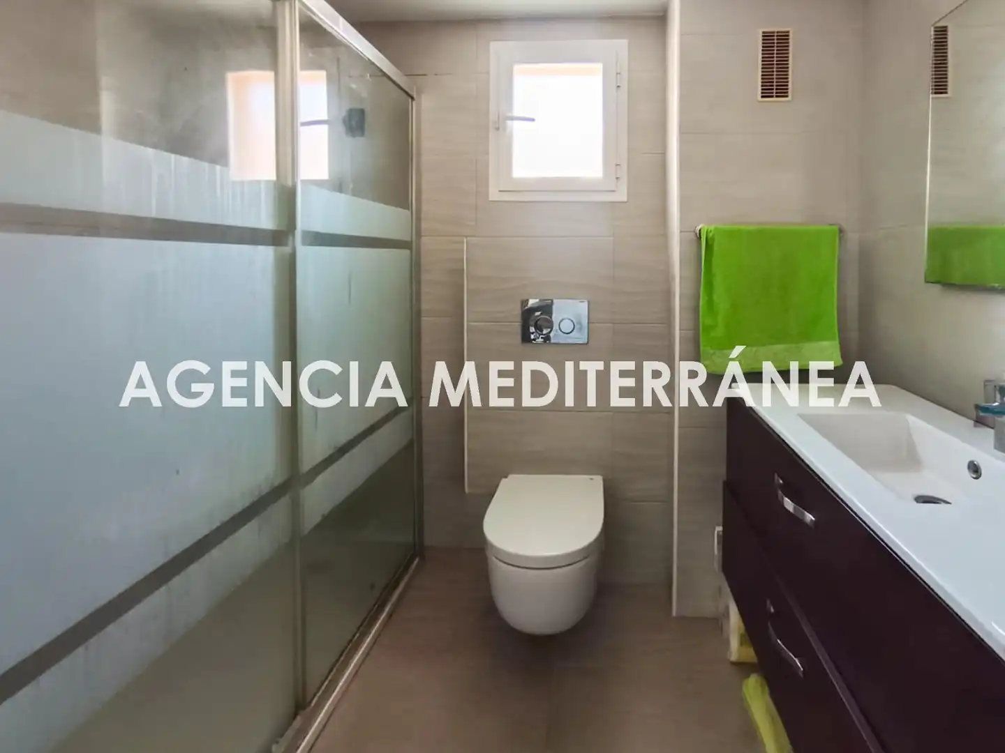 Bany de Apartament en venda en Santa Eulària des Riu amb Aire condicionat, Calefacció i Jardí privat