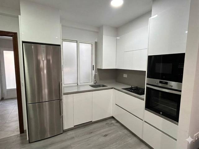 Piso en Venta en Calle ROSALIA CASTRO en Santa Uxía de Ribeira