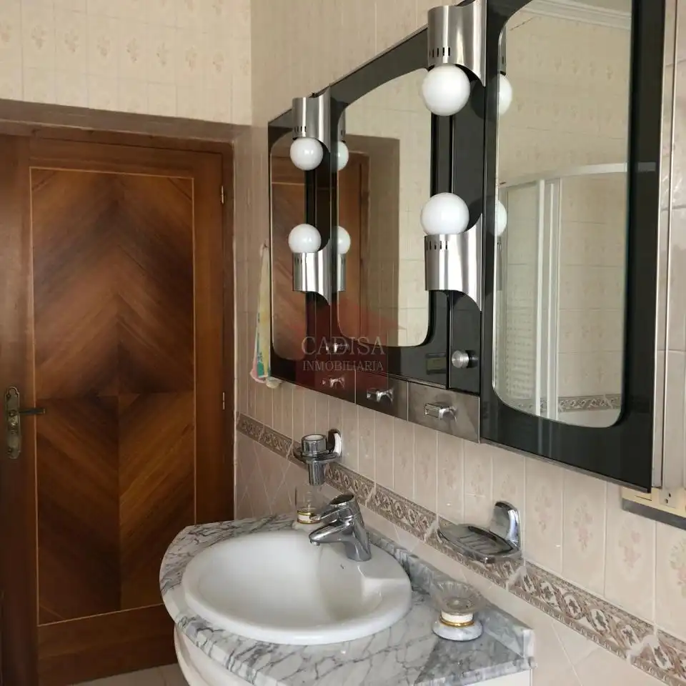 Baño de Casa o chalet en venta en Santiago de la Puebla con Calefacción, Terraza y Trastero