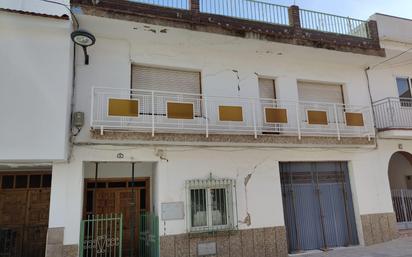 Außenansicht von Haus oder Chalet zum verkauf in Baza mit Terrasse und Balkon