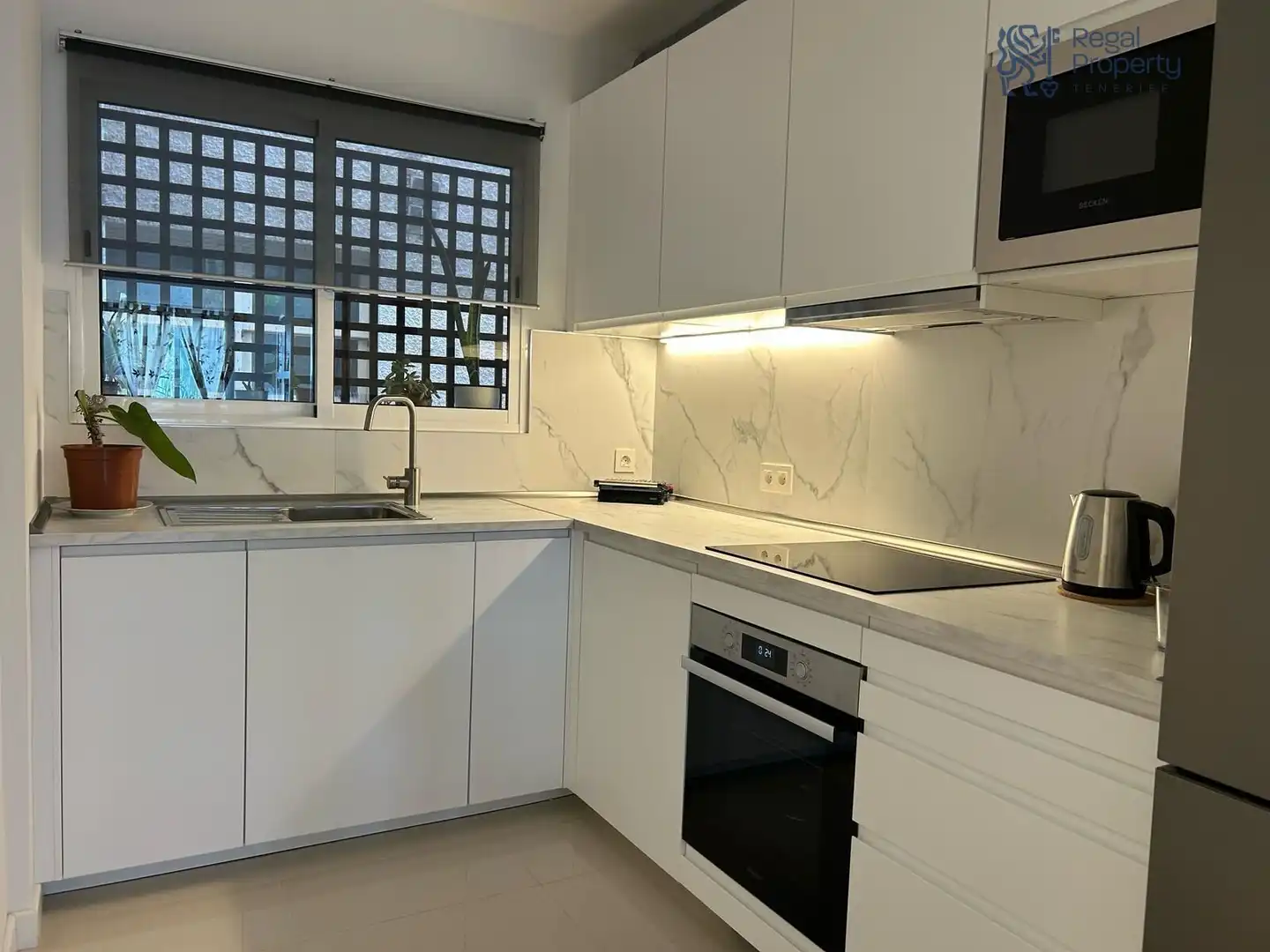 Cuina de Apartament de lloguer en Puerto de la Cruz amb Moblat
