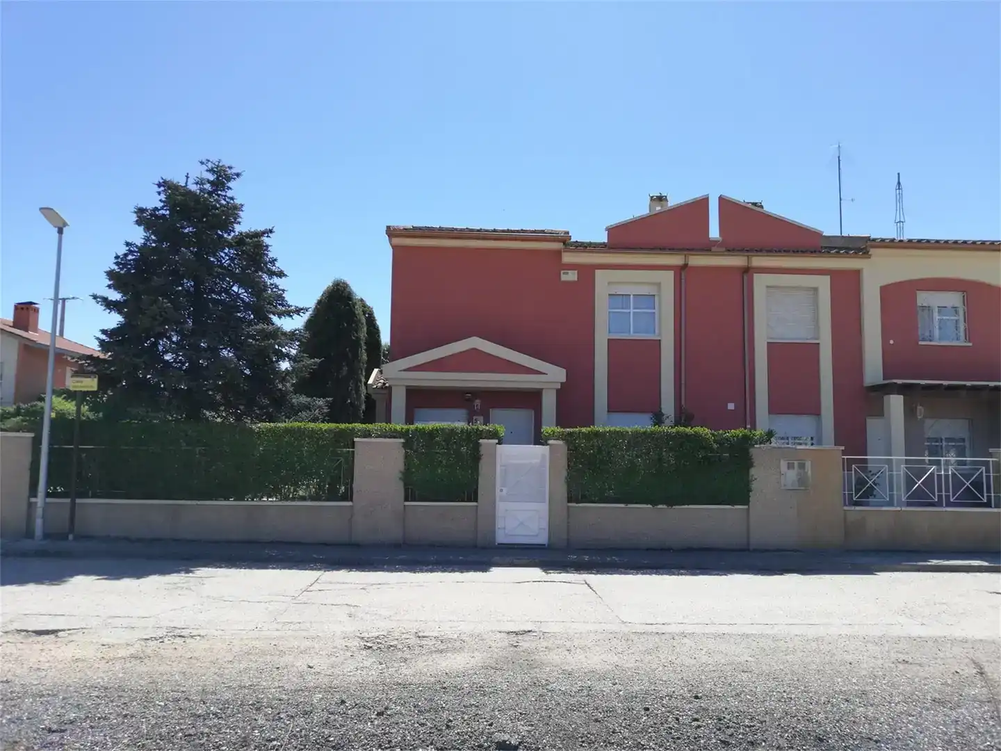 Vista exterior de Pis en venda en Villaralbo amb Jardí privat, Parquet i Moblat