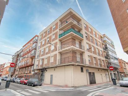 Vista exterior de Pis en venda en Valladolid Capital amb Terrassa i Balcó