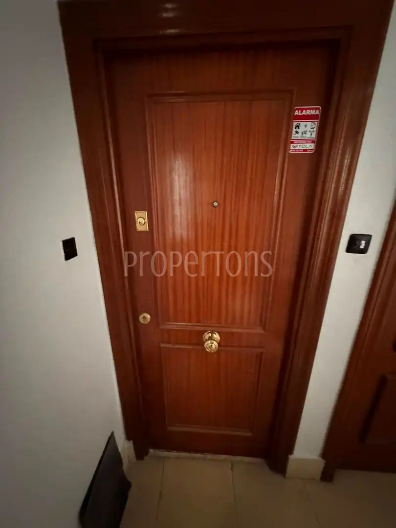 Flat for rent in Calle Enrique monsonis, Pla de Bon Repós