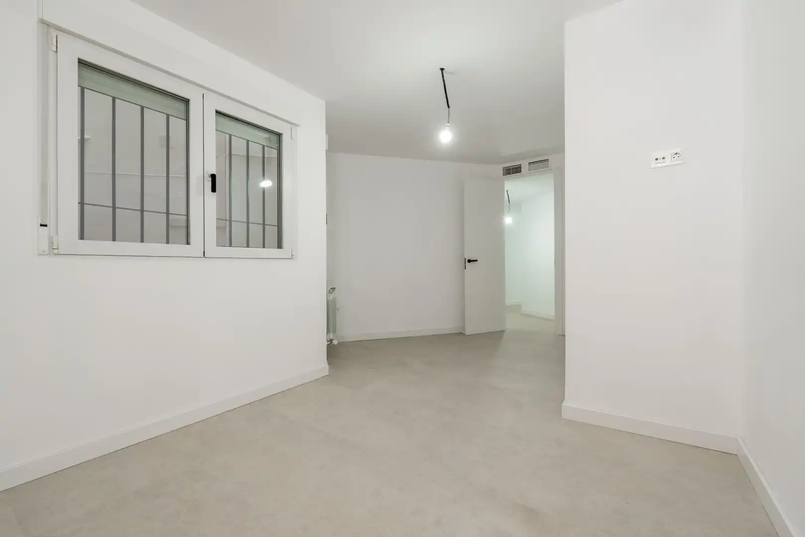 Flat for sale in Granada  with Air Conditioner and Heating