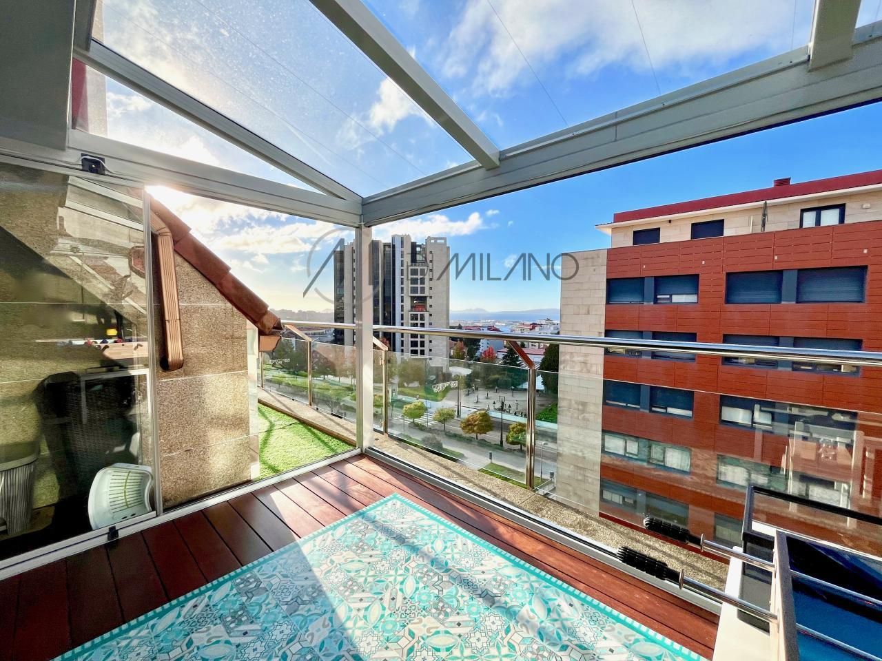 Terraza de Ático en venta en Vigo  con Calefacción, Parquet y Terraza