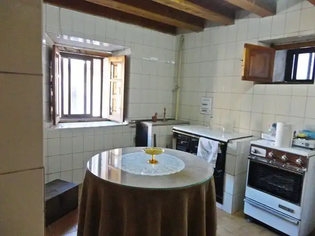 Cocina de Casa o chalet en venta en Huerta de Arriba con Calefacción, Trastero y Amueblado