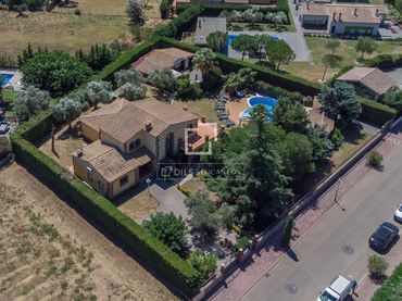 Villa con piscina in vendita a Peralada