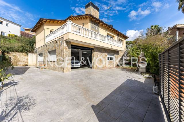 Casa-chalet en Venta en Sant Muç