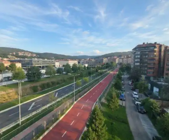 Vista exterior de Apartament en venda en Erandio amb Terrassa, Traster i Balcó