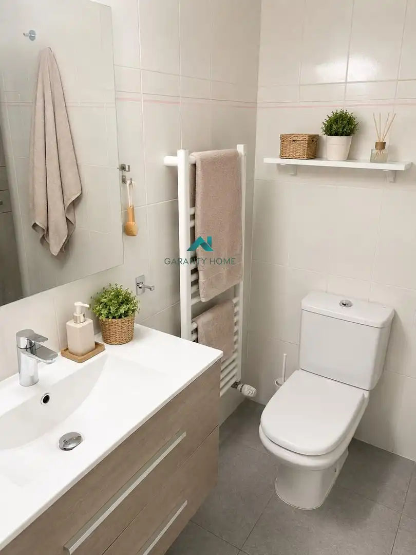 Baño de Piso de alquiler en Madrid con Amueblado