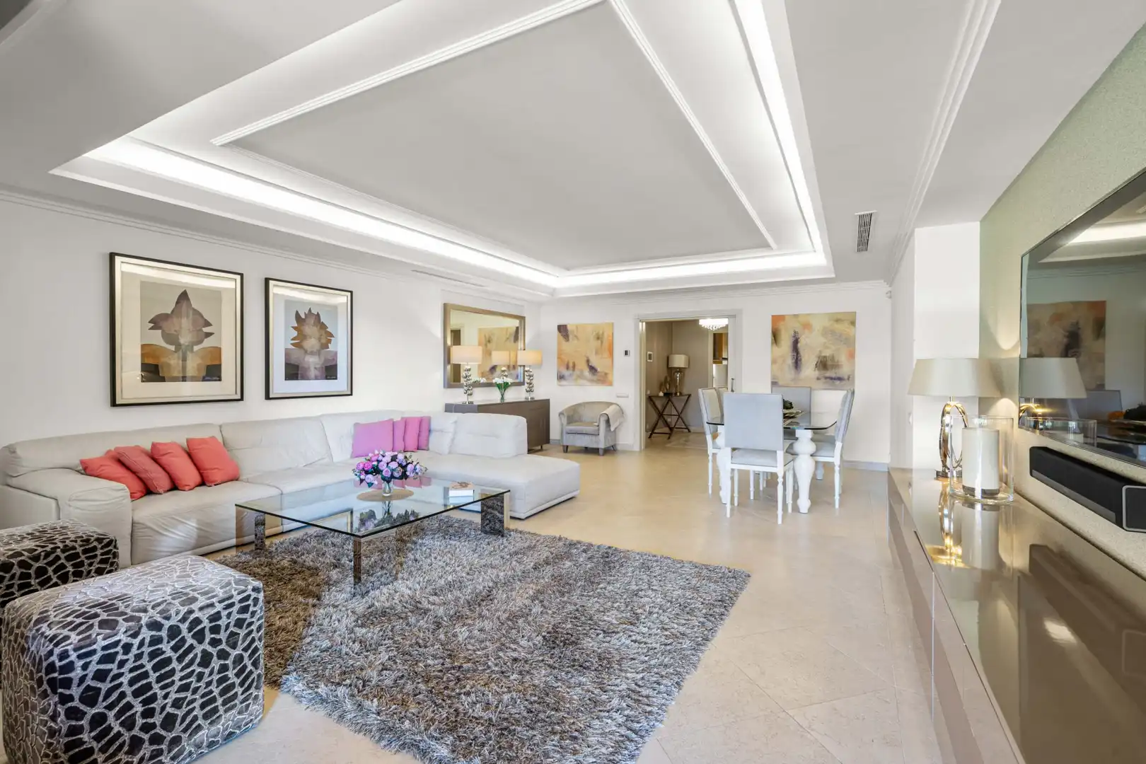 Sala de estar de Planta baja en venta en Estepona con Aire acondicionado, Terraza y Piscina