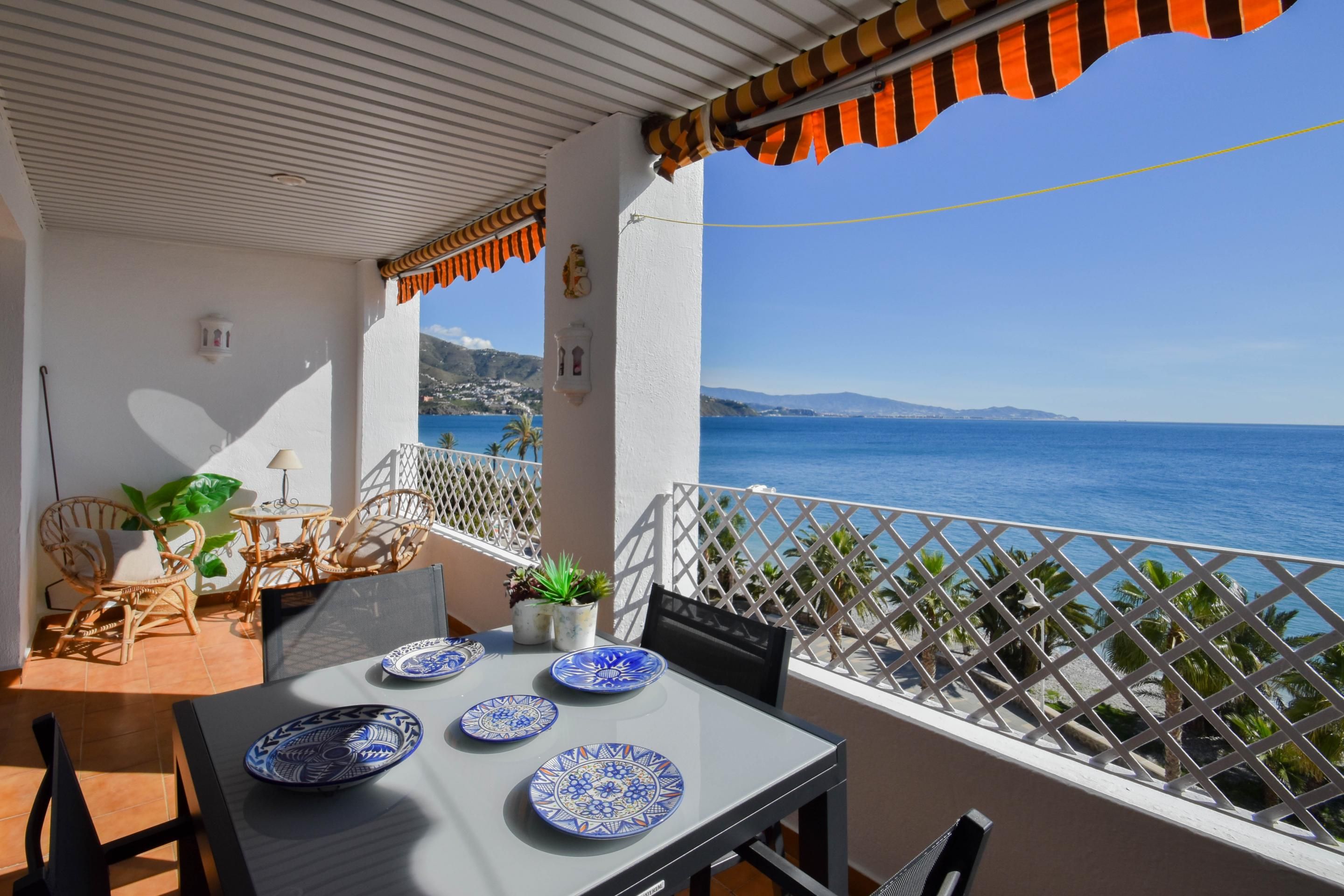 Dormitori de Apartament en venda en Almuñécar amb Piscina comunitària