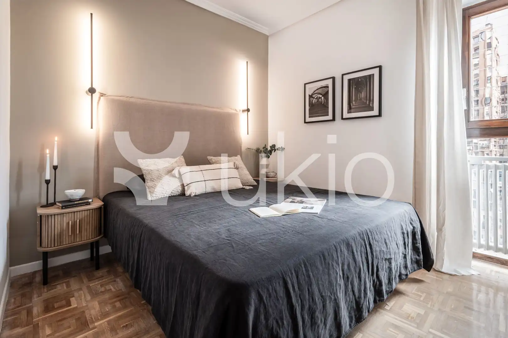 Dormitori de Apartament de lloguer en Madrid amb Aire condicionat, Calefacció i Moblat