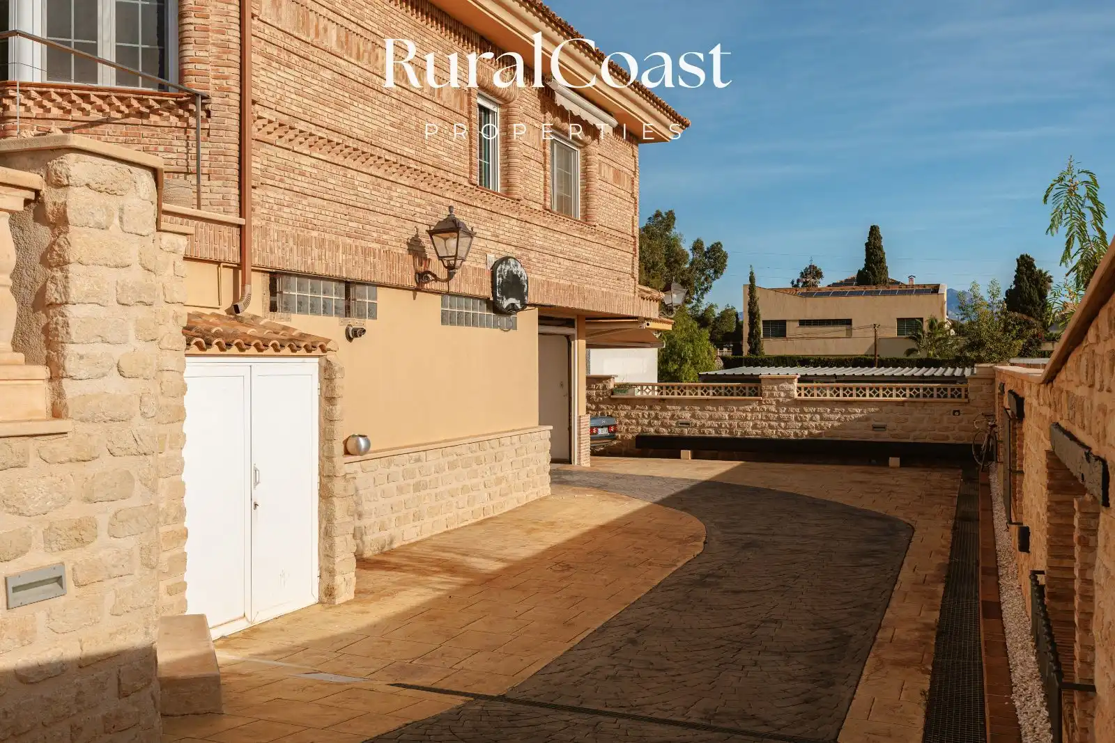 Vista exterior de Casa o xalet en venda en San Vicente del Raspeig / Sant Vicent del Raspeig amb Aire condicionat, Calefacció i Terrassa