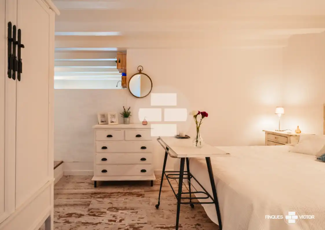 Habitación de Piso en venta en Barcelona con Amueblado, Horno y TV