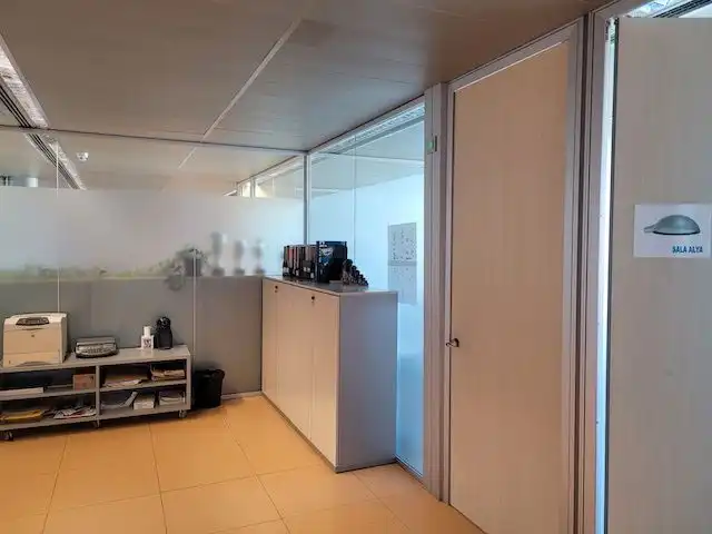 Büro zur Miete in Barcelona mit Klimaanlage, Heizung und Terrasse