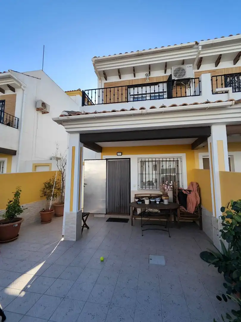 Casa adosada en venda a Los Peñascos - El Salero - Los Imbernones