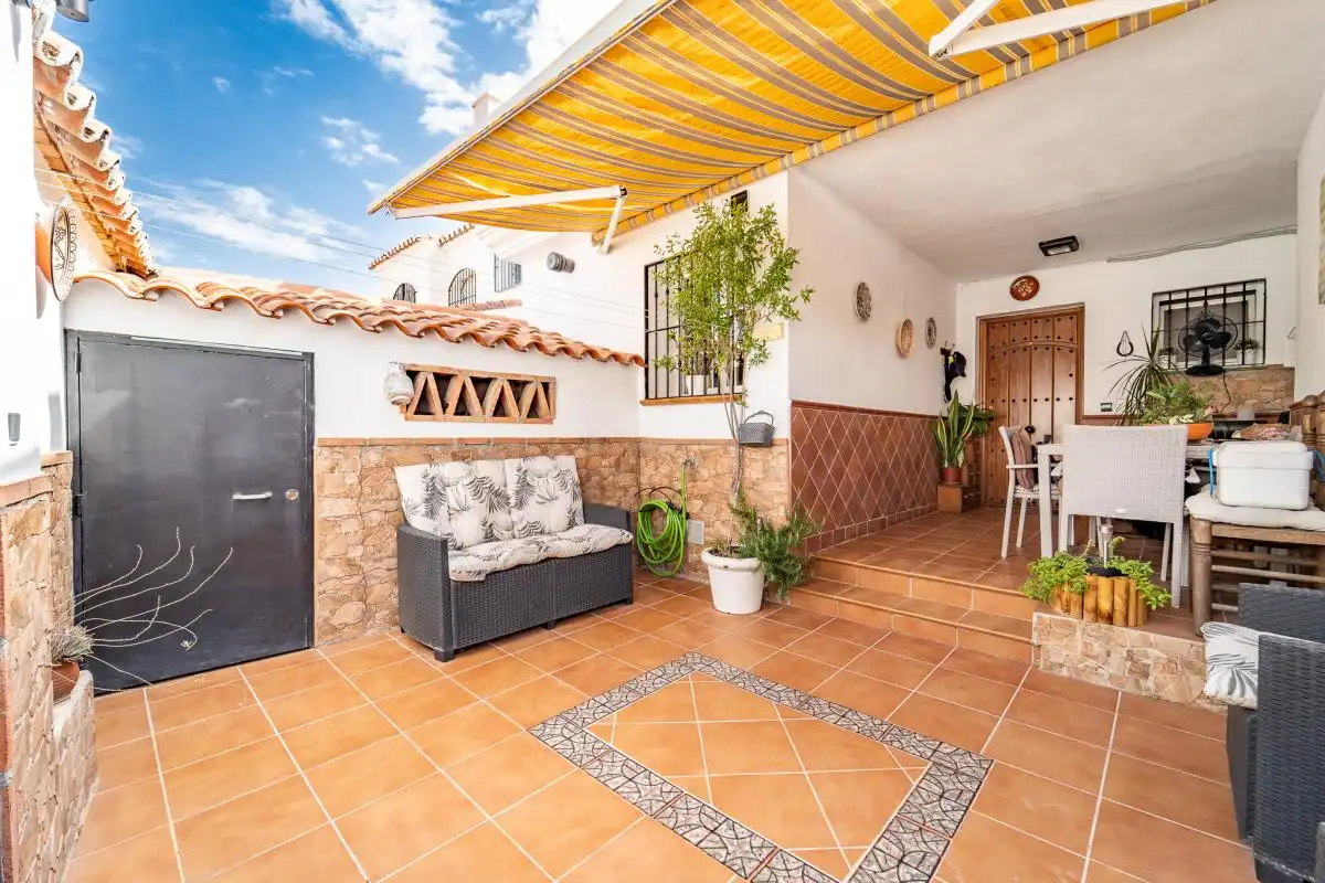 Terrassa de Casa adosada en venda en Alhaurín de la Torre amb Calefacció, Jardí privat i Terrassa