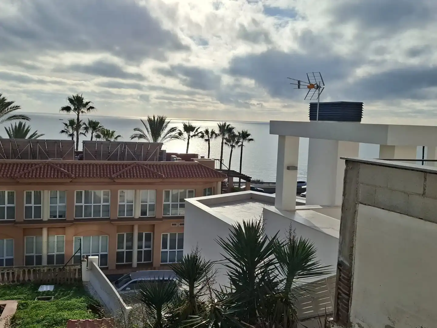 Vista exterior de Casa o xalet en venda en Mijas amb Aire condicionat, Calefacció i Jardí privat