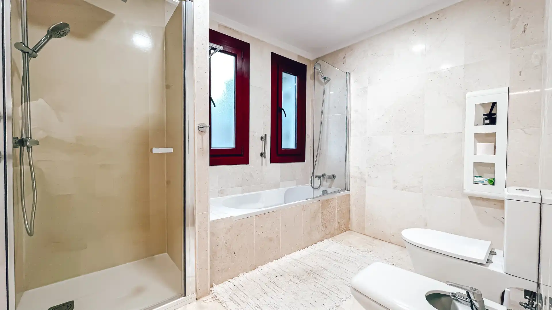 Bathroom of Flat for sale in Casares  with Air Conditioner, Private garden and Terrace