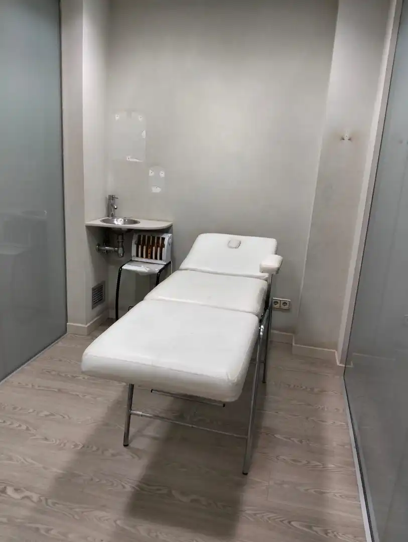 Bedroom of Commercial properties for rent in Girona  with Air Conditioner