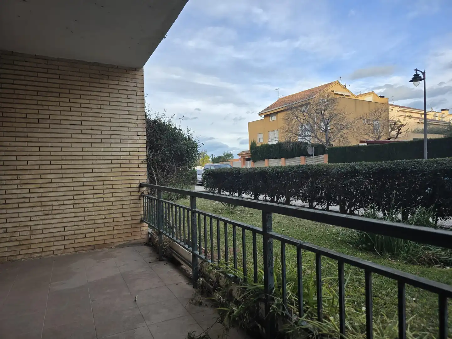 Vista exterior de Planta baja en venta en Castellón de la Plana / Castelló de la Plana con Amueblado y Balcón