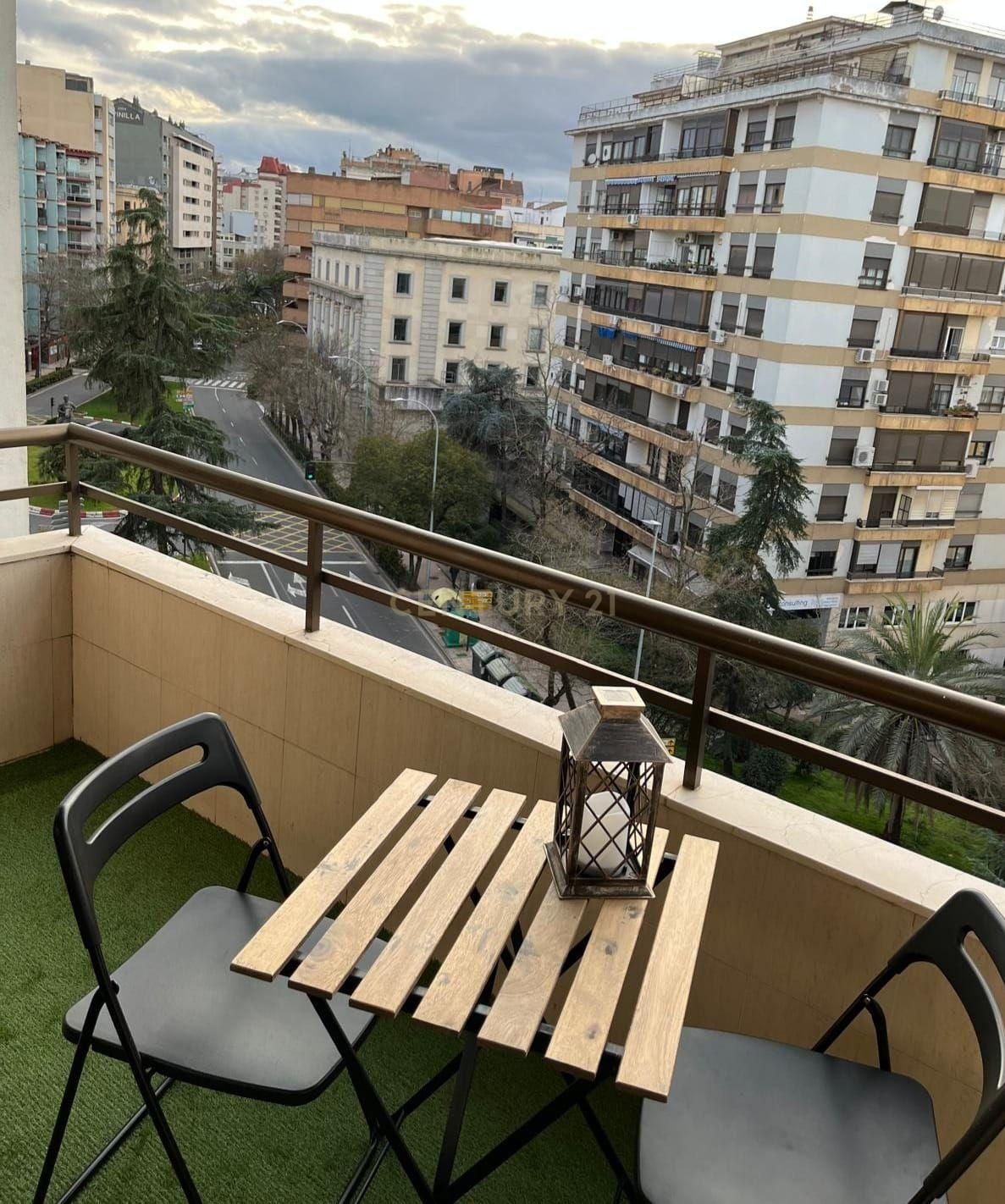 Terrassa de Apartament de lloguer en Cáceres Capital amb Aire condicionat, Forn i Rentadora