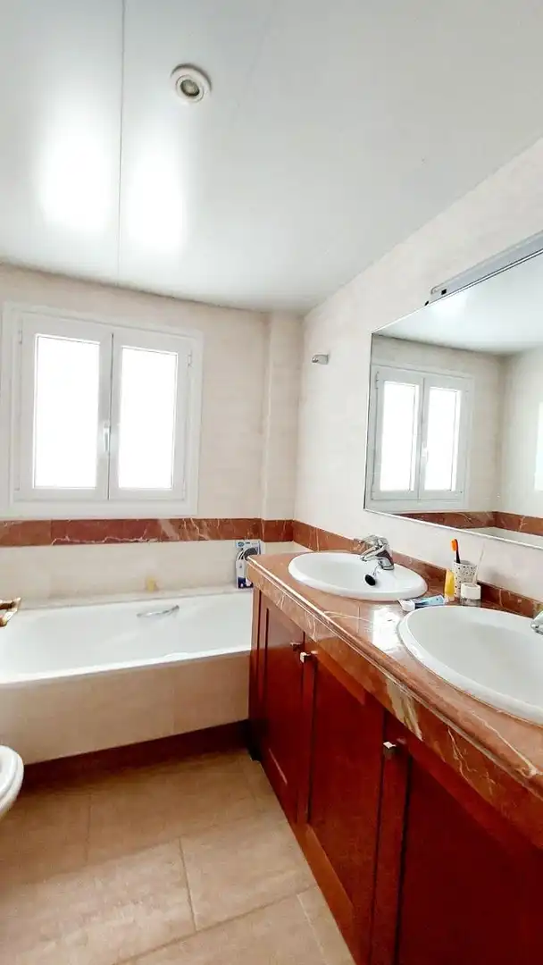 Baño de Casa adosada en venta en Santiago del Teide con Trastero, Jacuzzi y Piscina comunitaria