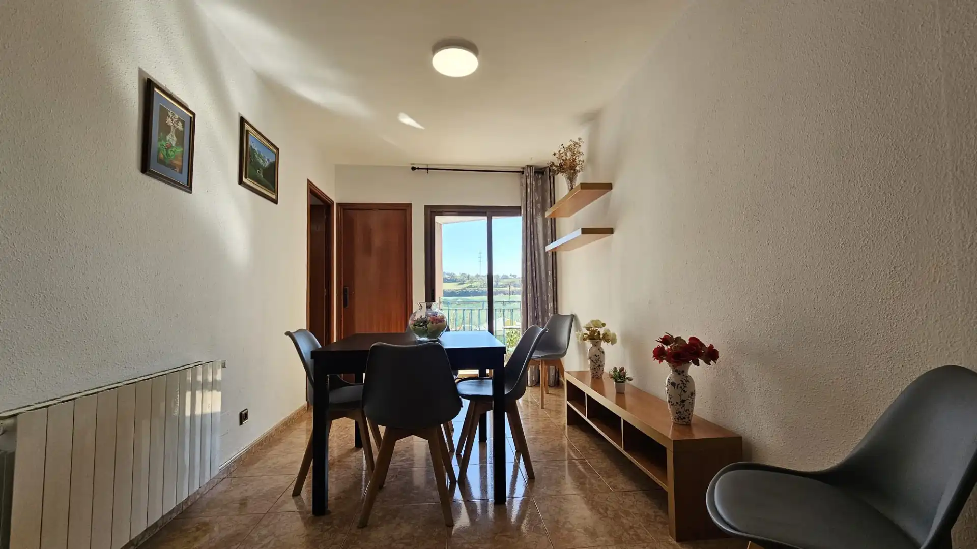 Comedor de Piso en venta en Rubí con Calefacción, Horno y Balcón