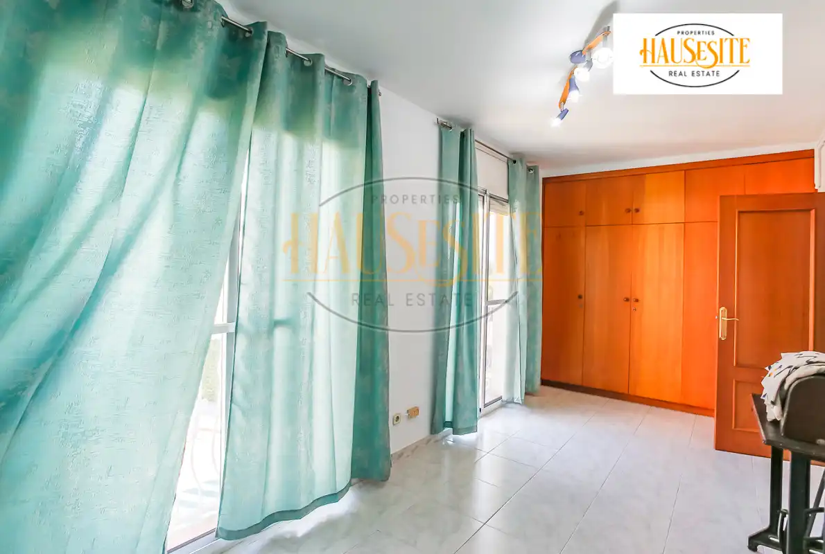 Bedroom of Houses for sale in Vilanova i la Geltrú  with Heating, Terrace and Balcony