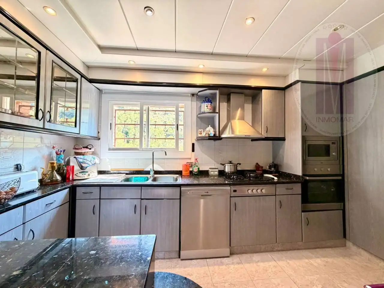 Cocina de Casa adosada en venta en Sitges con Aire acondicionado, Calefacción y Jardín privado