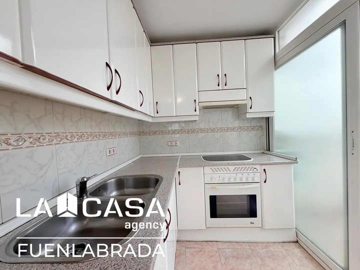 Cuina de Pis en venda en Madrid amb Calefacció, Terrassa i Traster