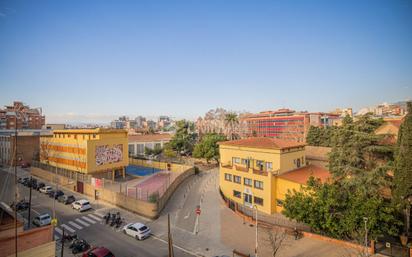 Vista exterior de Pis en venda en L'Hospitalet de Llobregat amb Aire condicionat, Calefacció i Balcó