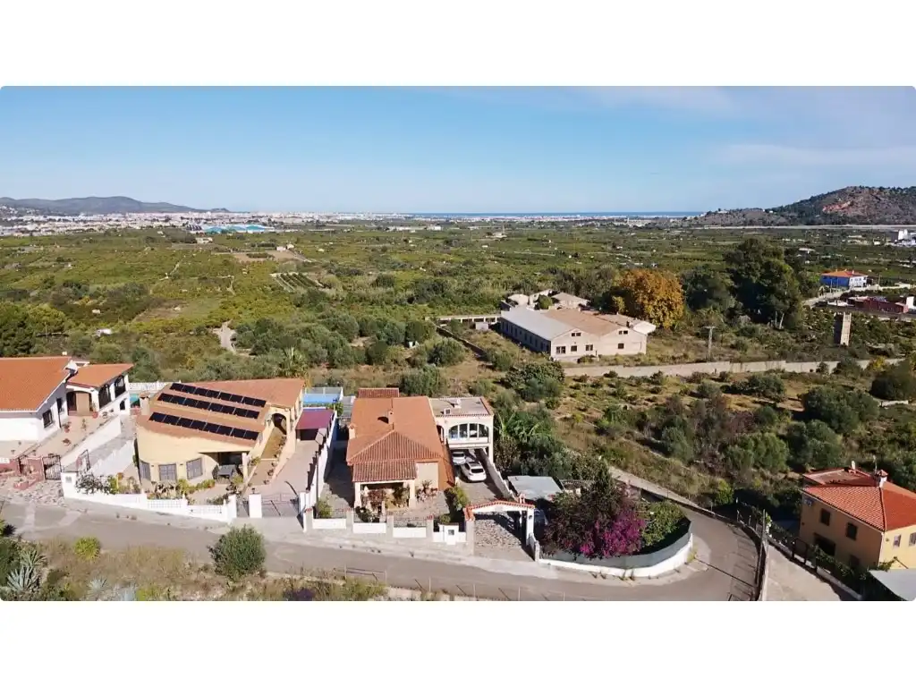 Exterior view of Houses for sale in Potries  with Air Conditioner, Heating and Private garden
