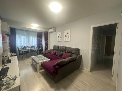 Living room of Flat for sale in Parla  with Air Conditioner and Heating